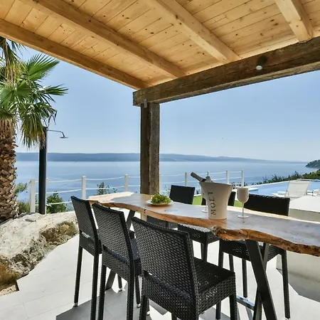 Holiday home Blue Dream Mit Infinity-pool Und Whirlpool Pisak