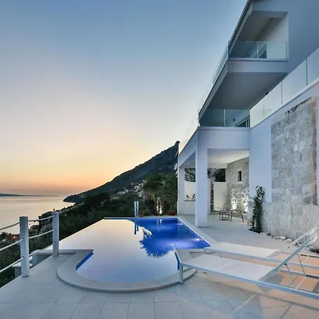 Blue Dream Mit Infinity-pool Und Whirlpool